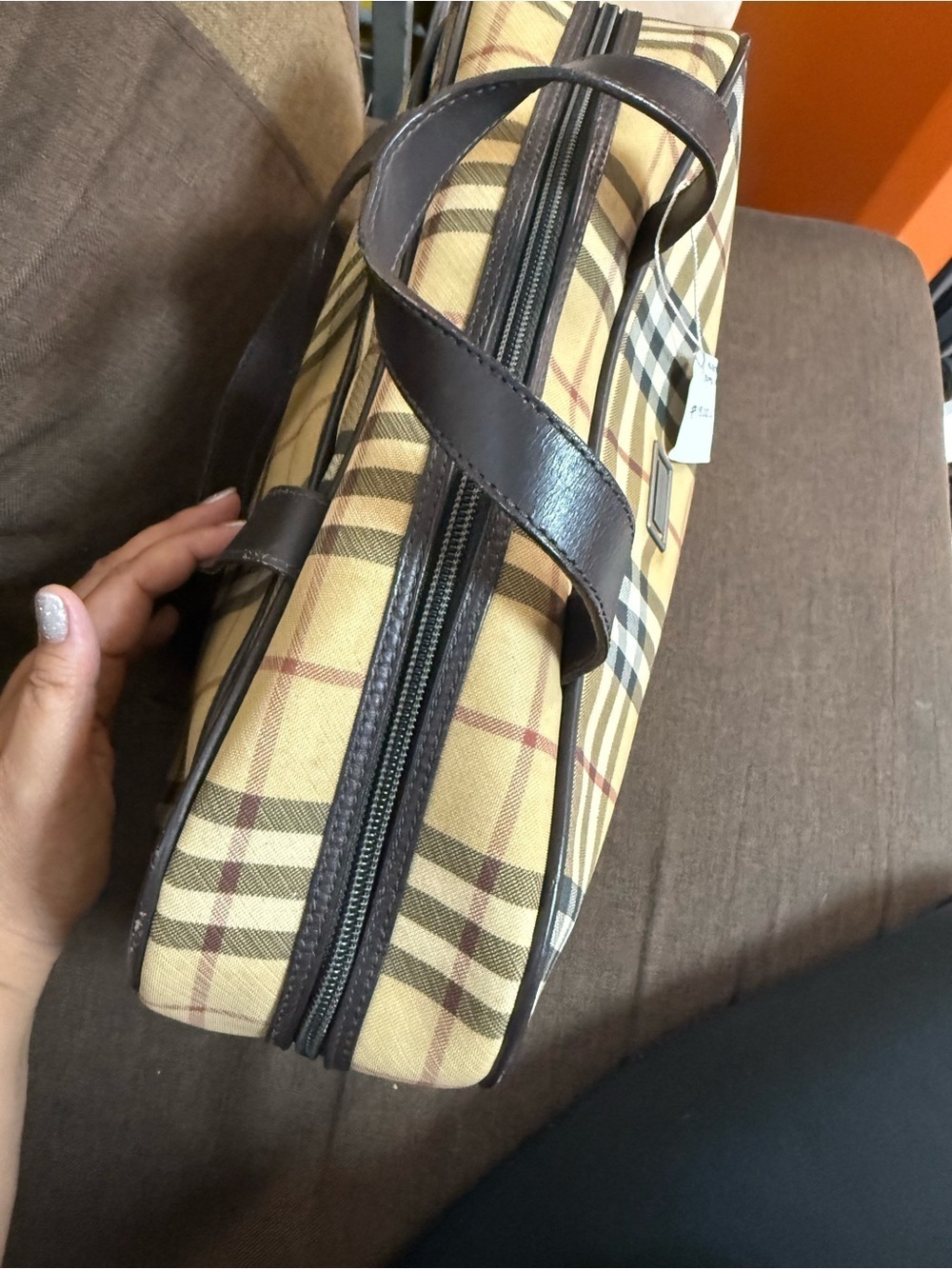 Burberry Beige Plaid Travel Bag with Dark Brown Handles - Picture 7 of 7
